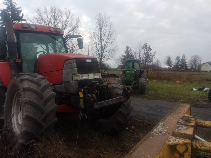 John Deere 3640 McCormick MTX 110