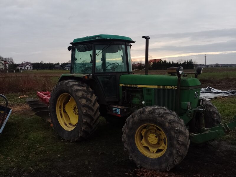 John Deere 3640 McCormick MTX 110