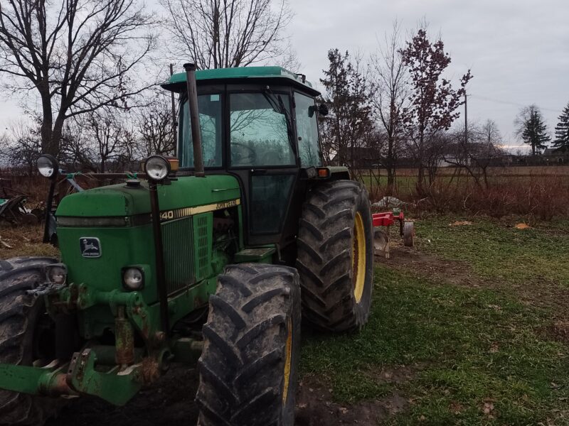 John Deere 3640 McCormick MTX 110