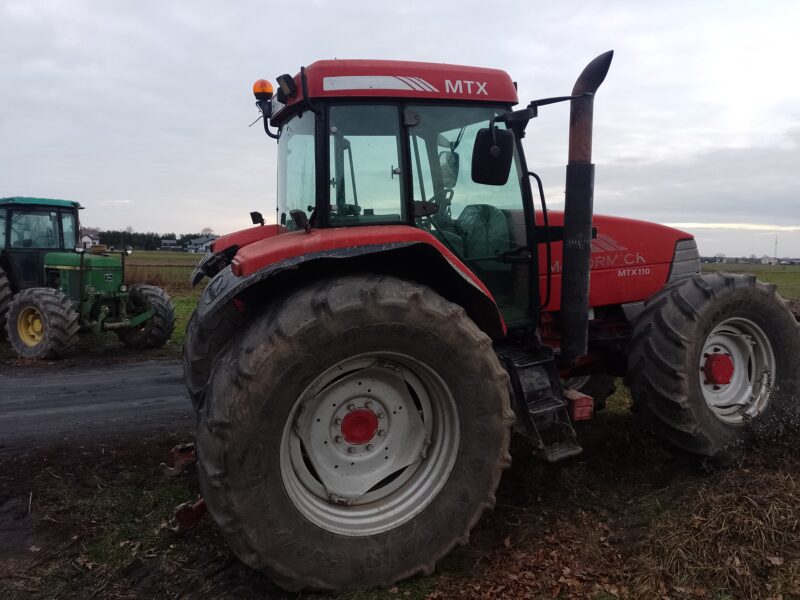 John Deere 3640 McCormick MTX 110