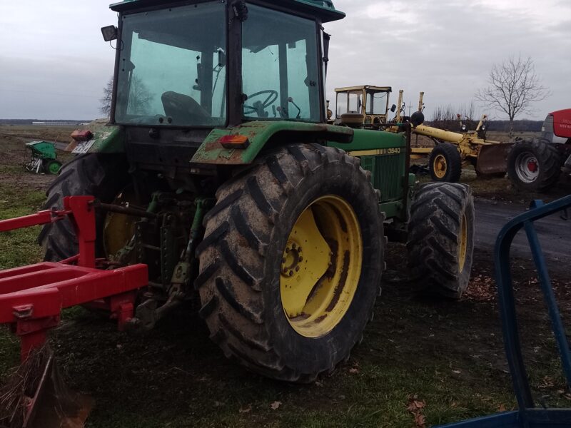 John Deere 3640 McCormick MTX 110