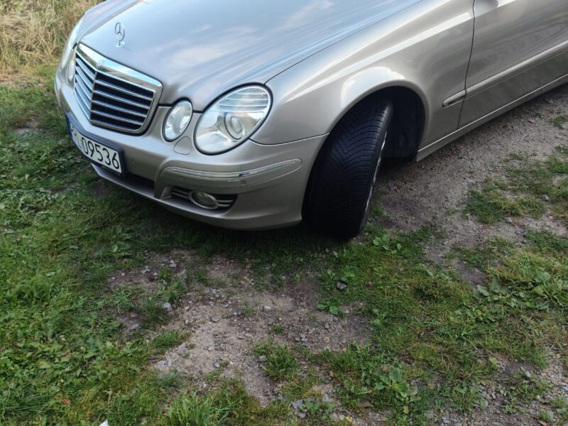Mercedes W211