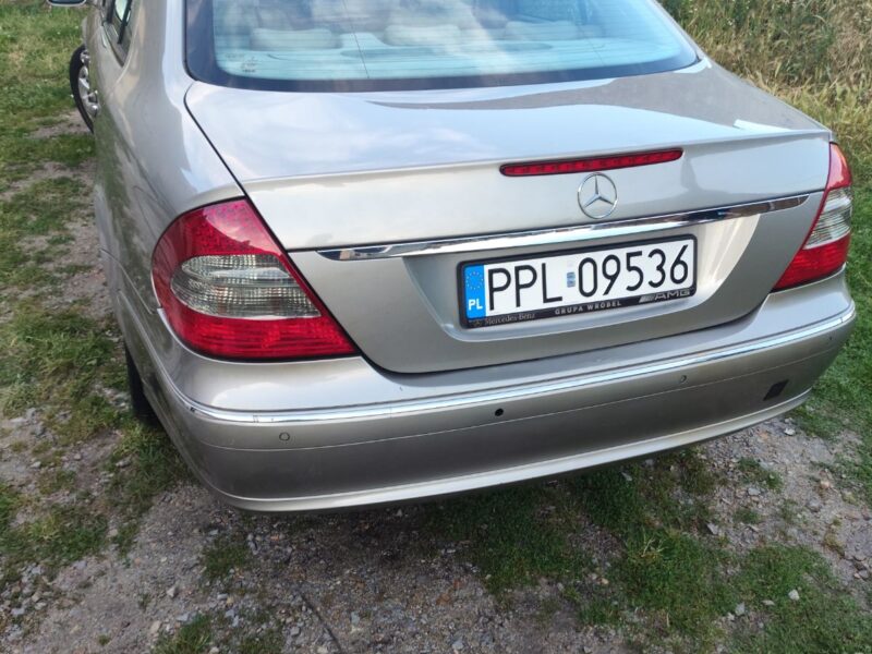 Mercedes W211