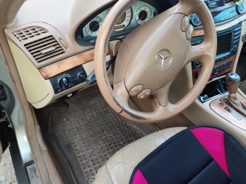 Mercedes W211
