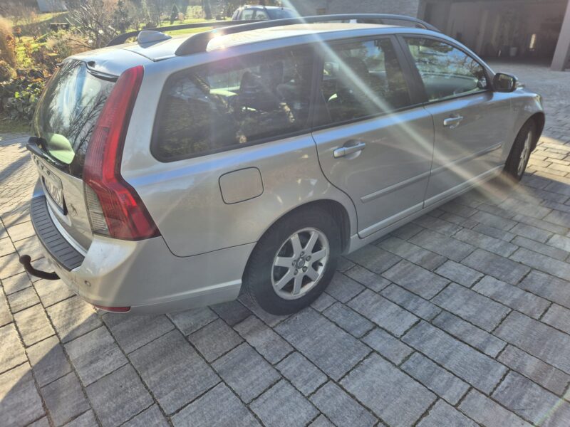 VOLVO V50