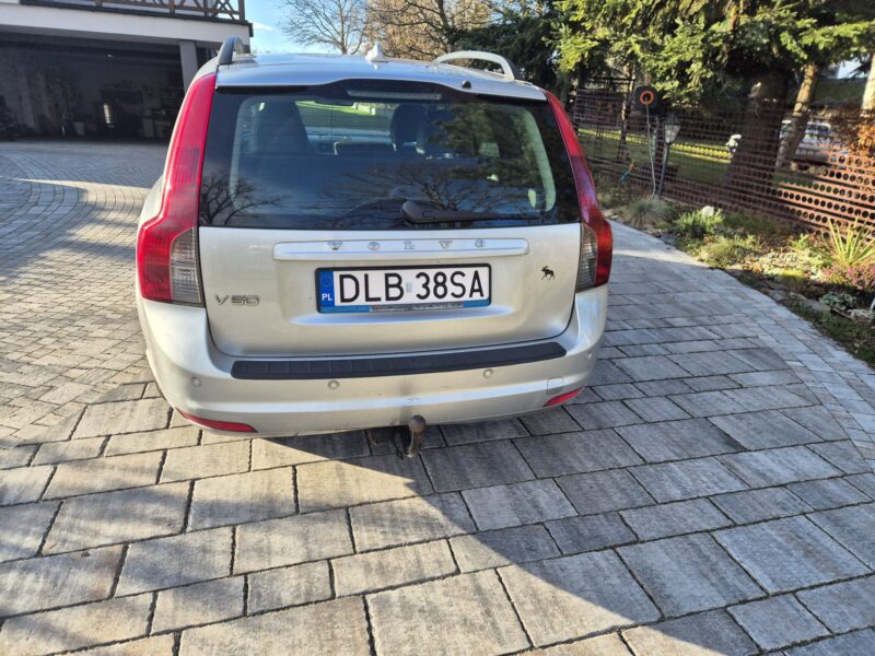 VOLVO V50
