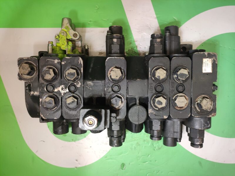 Rozdzielacz hydrauliczny JCB 332/E7302 3469206157 JCB 540-170