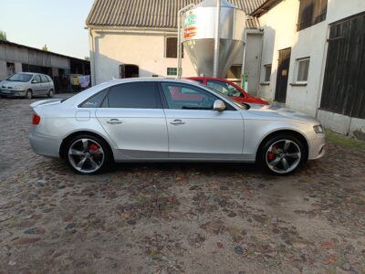 Audi A4 b8 2.0tdi 143km