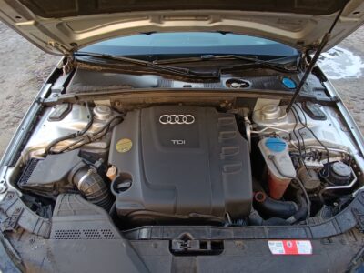 Audi A4 b8 2.0tdi 143km