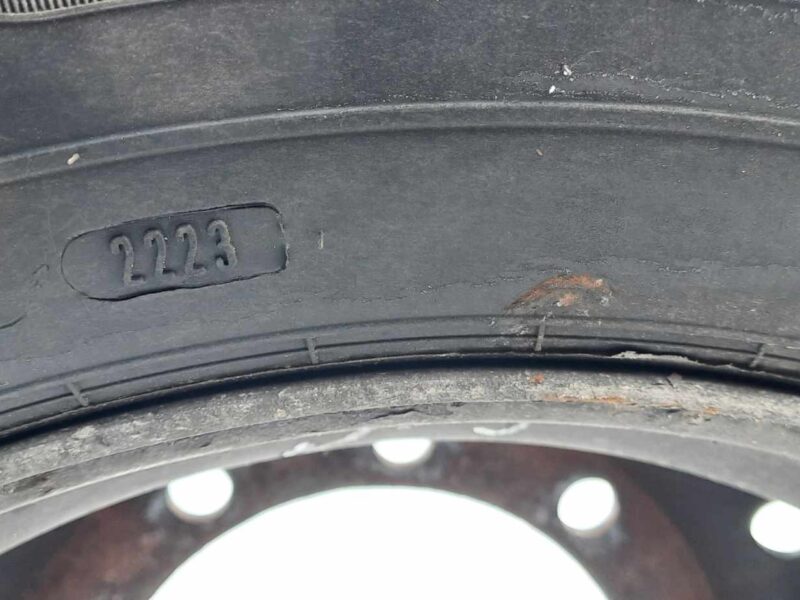 Opony 385/65r22.5 2023 95 procent bieżnika z felgą