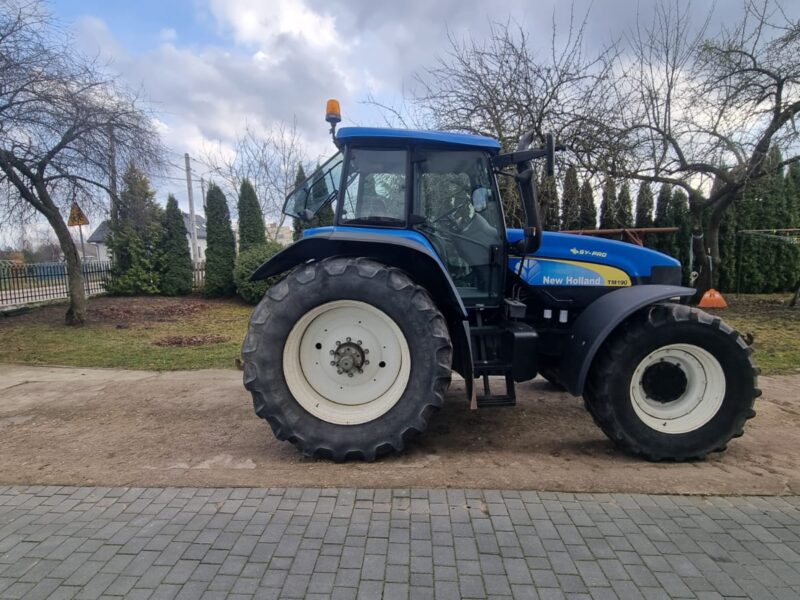 New Holland TM 190