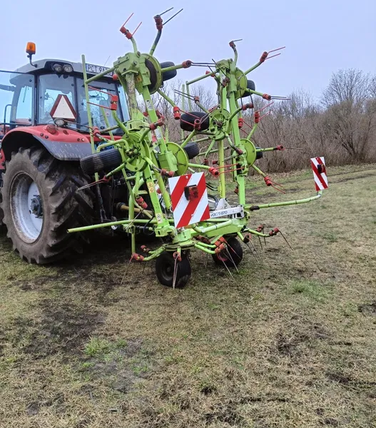 Przetrząsarka Claas Volto 870