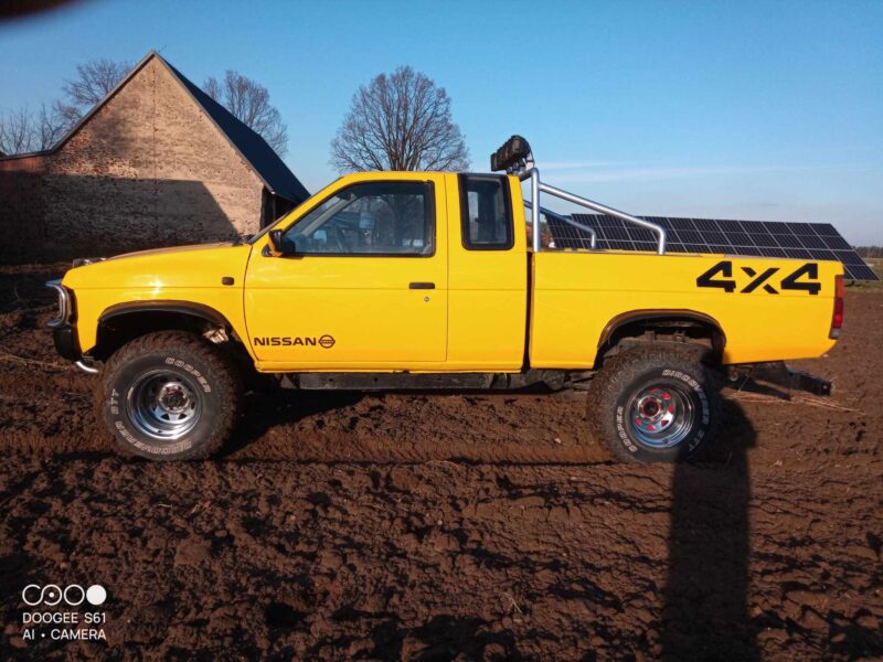 nissan king cab d21 pickup navara patrol terrano toyota hilux