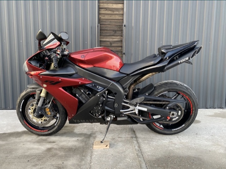 SPRZEDAM YAMAHA R1 2004