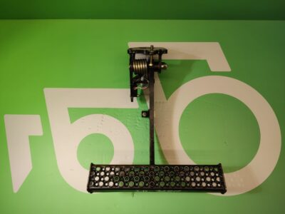 Dźwignia Pedał hamulca nożnego AZ55427 John Deere 3200