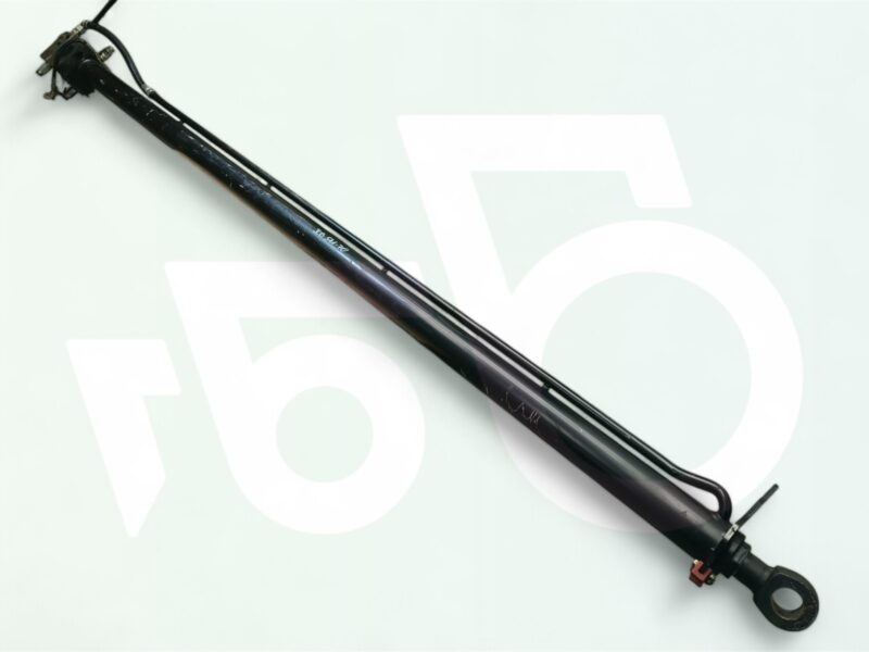 Siłownik hydrauliczny wysuwu ramienia JCB 541-70