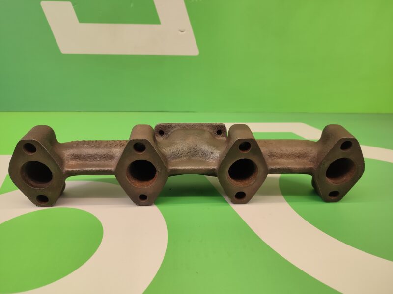 Kolektor wydechowy Deutz BF4M2012C 04251377R Deutz-Fahr AGROVECTOR 26.6