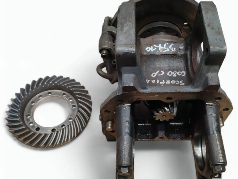 Obudowa Ataku 10344 przedniego 10X35 Carraro Claas Scorpion 6030 CP