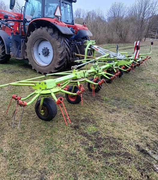 Przetrząsarka Claas Volto 870