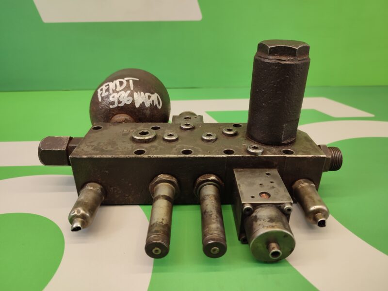 Blok hydrauliczny G931100600011 AKUMULATOR H916100600010 Fendt 936 Vario