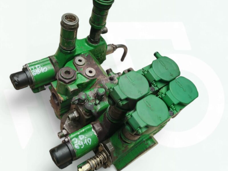 Rozdzielacz hydrauliczny AL75841 110162 John Deere 6810