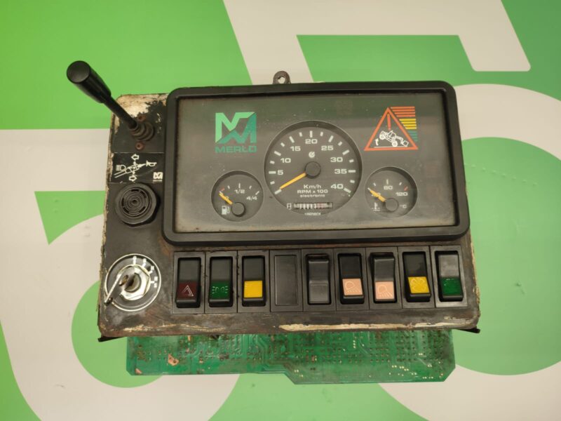 Deska rozdzielcza AM1774 Zegary Merlo P 32.7
