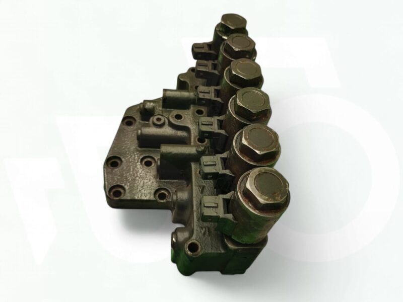 Blok zaworowy WOM G411150600040 G411151600011 Fendt 820 Vario