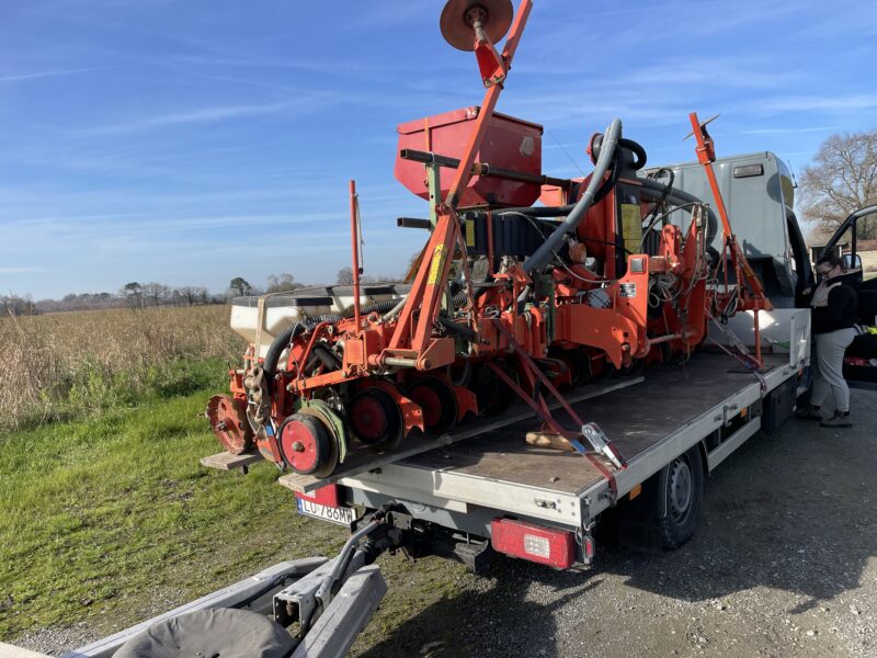 Siewnik do soi słonecznika buraków fasoli Kuhn Planter 10 rzędów