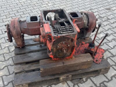 Skrzynia ,zwolnice t25