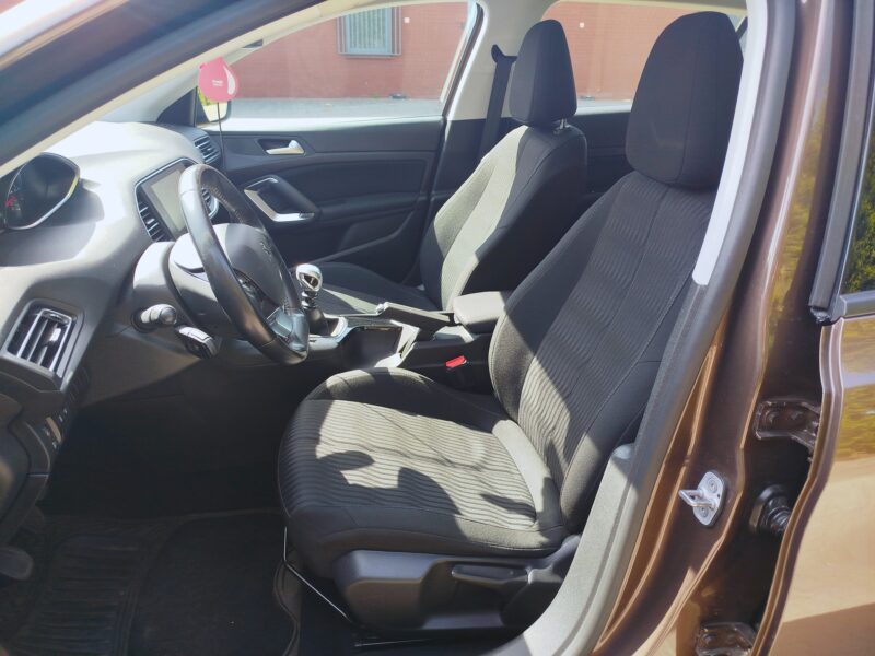 Peugeot 308 1.6 BlueHDI - 120 KM - NAWIGACJA