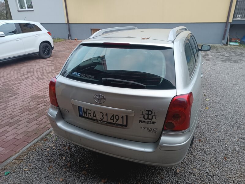 TOYOTA AVENSIS T25 2.0D 116 KM 2004r