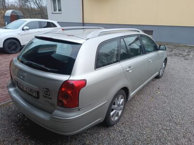 TOYOTA AVENSIS T25 2.0D 116 KM 2004r