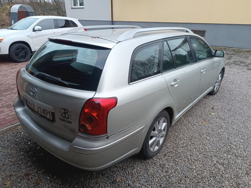 TOYOTA AVENSIS T25 2.0D 116 KM 2004r