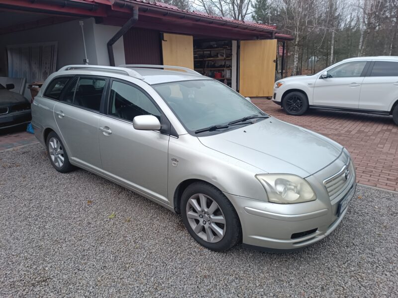 TOYOTA AVENSIS T25 2.0D 116 KM 2004r