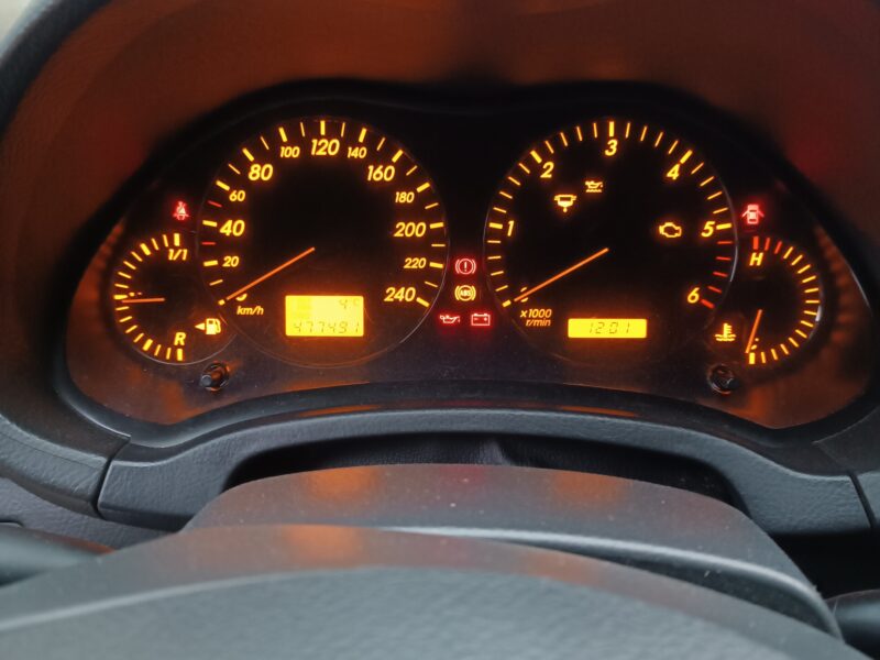 TOYOTA AVENSIS T25 2.0D 116 KM 2004r