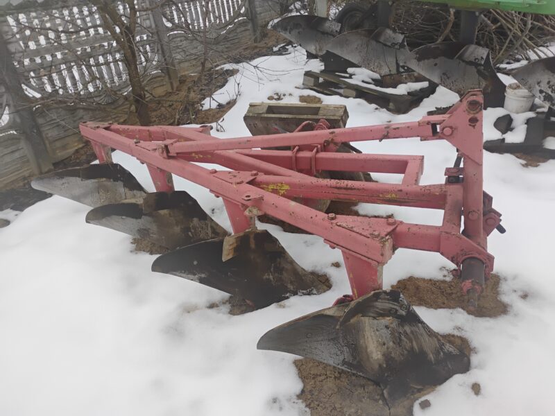 pług 4 skibowy UG