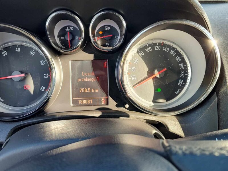 Opel Astra J