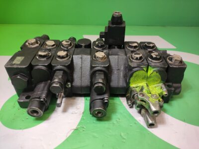 Rozdzielacz hydrauliczny JCB 332/E7302 3469206157 JCB 540-170