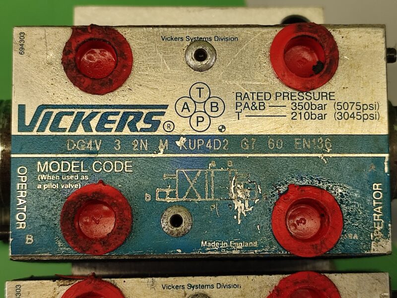 Blok JCB 35/903500 Elektrozawór 02349388 VICKERS JCB 4CX