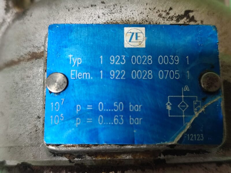 Podstawa filtra oleju ZF 1 923 0028 0039 1 CASE CVX
