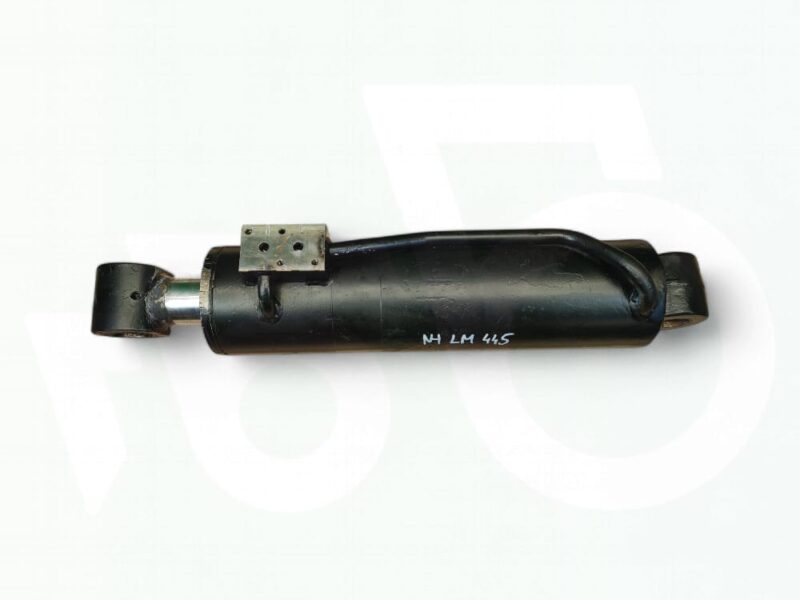 Cylinder hydrauliczny poziomowania łyżki New Holland LM 445