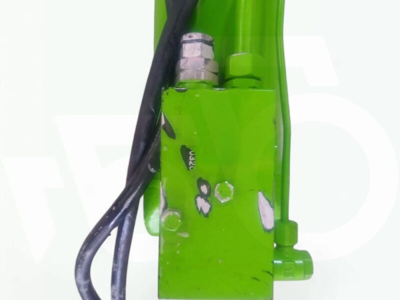 Siłownik 083310 wychyłu Merlo 25.6 TOP