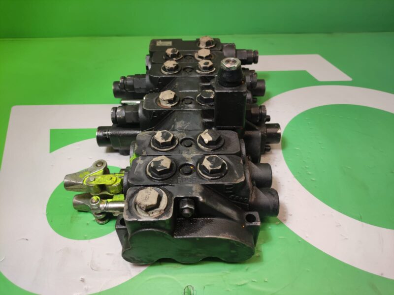 Rozdzielacz hydrauliczny JCB 332/E7302 3469206157 JCB 540-170