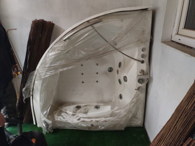 Sprzedam jacuzzi z hydromasażem
