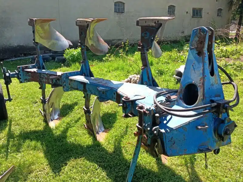 Pług 3 skibowy obrotowy Ransomes Overum