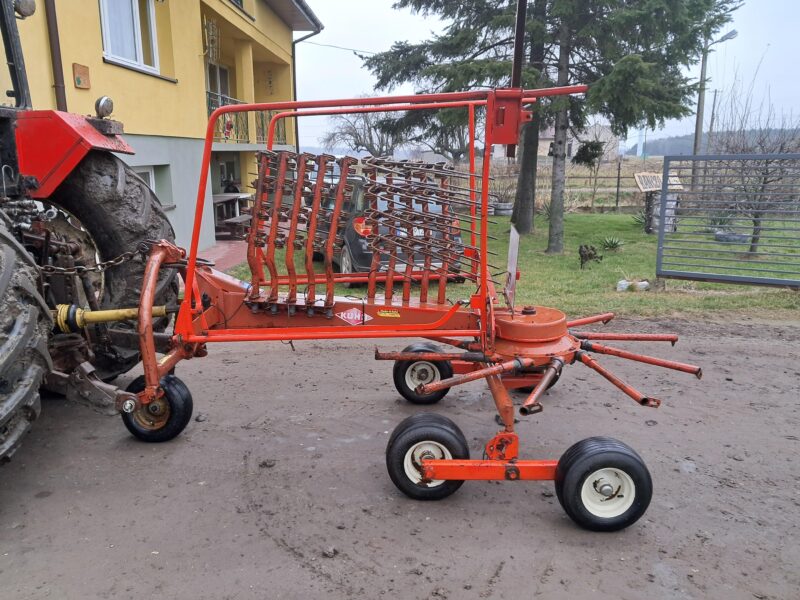 Zgrabiarka karuzelowa kuhn ( kverneland krone claas )