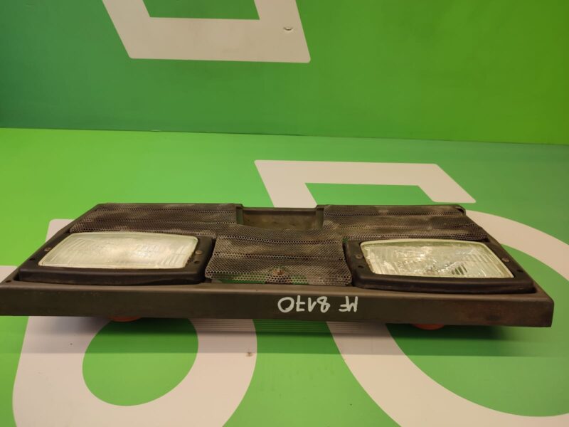 Reflektory 3713799M91 GRILL MASSEY FERGUSON 8170