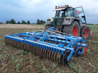 Brona talerzowa hydraulicznie składana zawieszana 4,0m - 6,0m Blue Power Agrolift