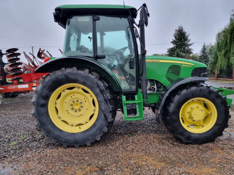 JOHN DEERE 5090 M pneumatyka półbieg przywieziony z Niemiec