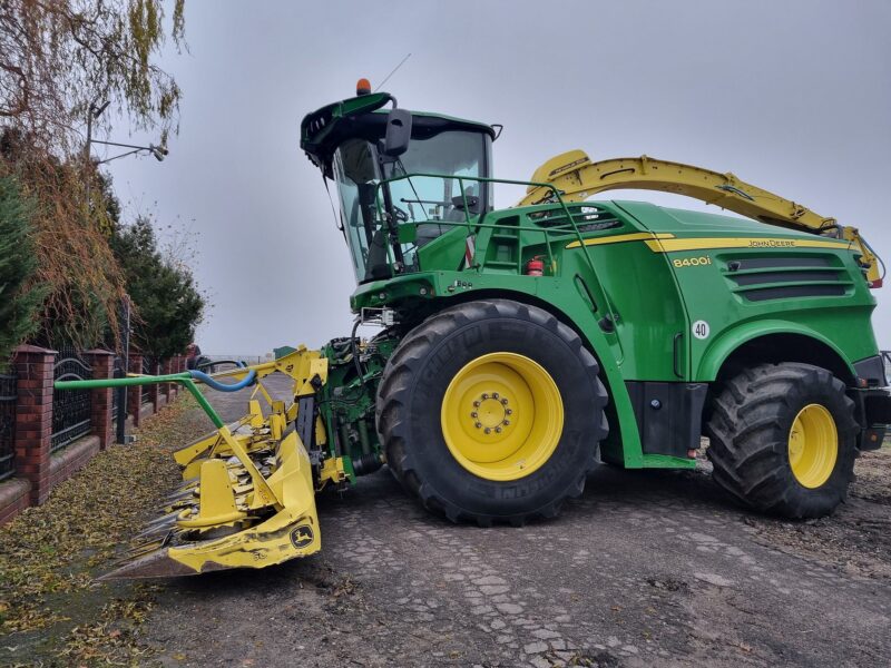 John Deere 8400i Kemper Plus 360 Podbieracz ProDrive 40Km/h sieczkarnia z Niemiec